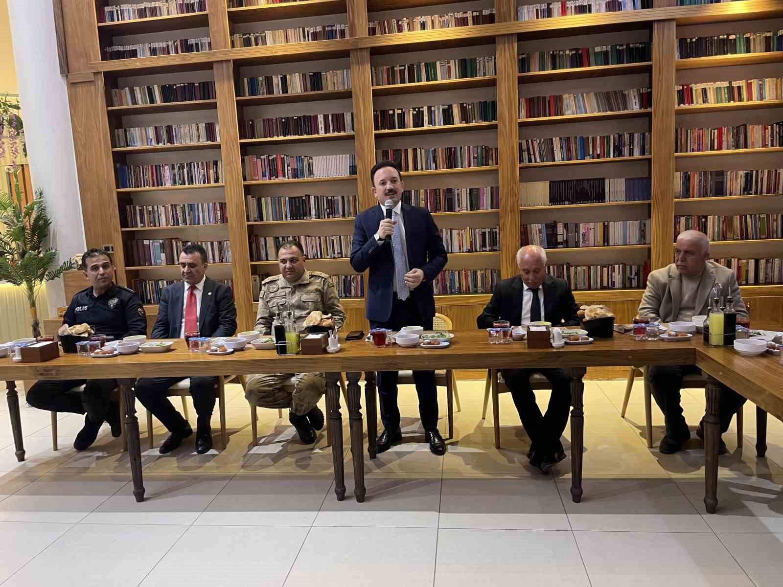 Malazgirtli muhtarlar iftar yemeğinde buluştu