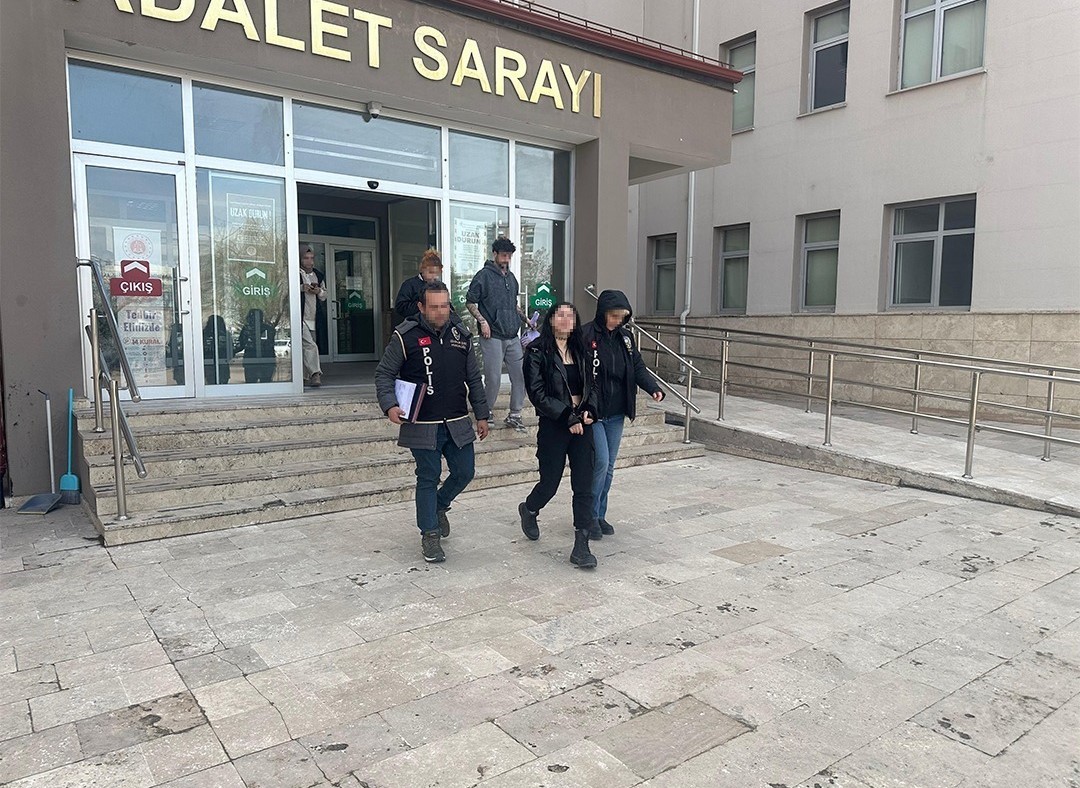 Peygamber Efendimize hakaret etmişti, şimdi de AK Partililer için ’öldürün’ çağrısında bulundu
