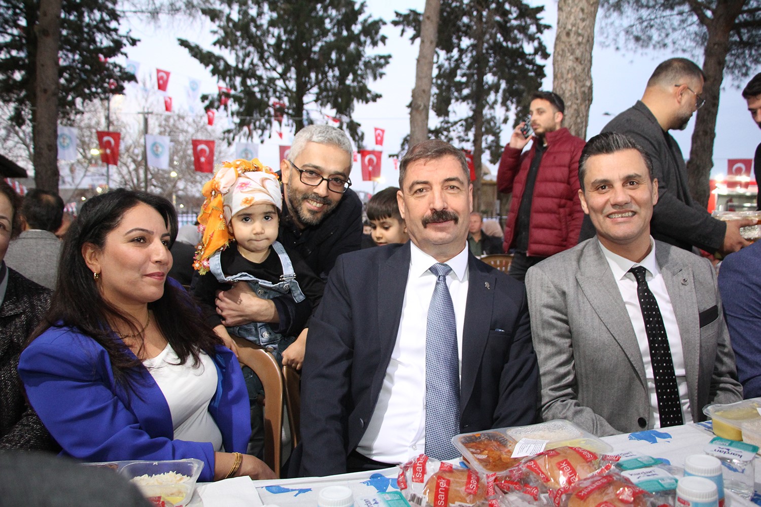 Kulalılar Kadir Gecesi&rsquo;nde Yunus&rsquo;un g&ouml;n&uuml;l sofrasında buluştu
