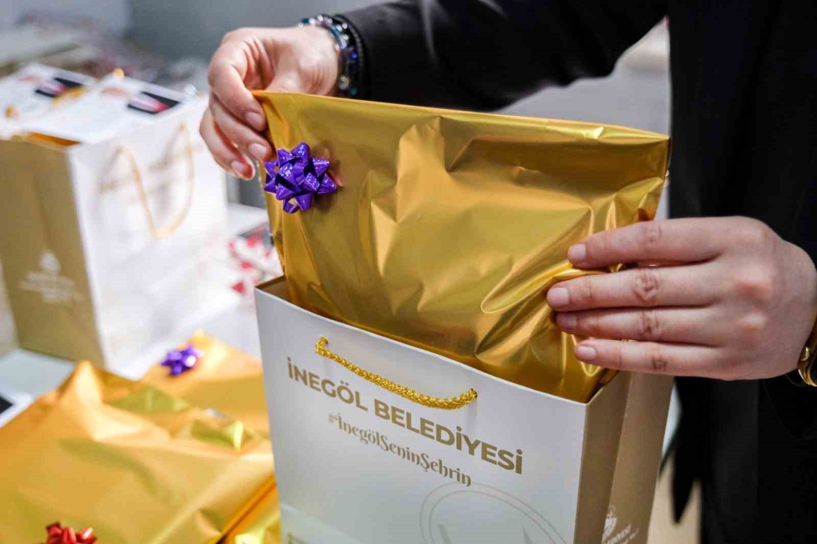 İnegöl Belediyesi’nden yaşlılara bayram sürprizi