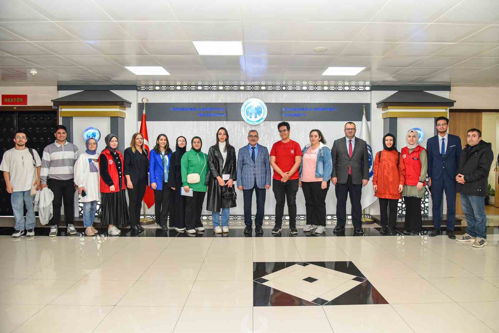 ÜNİDES, KMÜ öğrenci topluluklarının 12 projesini destekleyecek