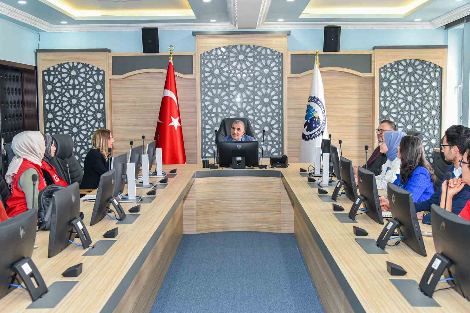 &Uuml;NİDES, KM&Uuml; &ouml;ğrenci topluluklarının 12 projesini destekleyecek
