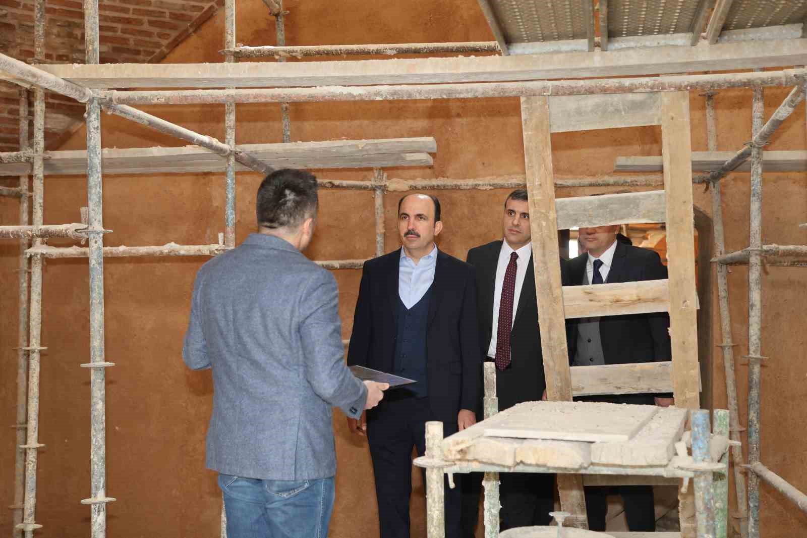 Başkan Altay 600 yıllık tarihi hamamın su müzesi olacağını açıkladı