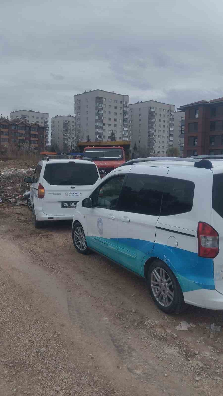 Odunpazarı Belediyesi ka&ccedil;ak hafriyat d&ouml;k&uuml;m&uuml;ne ge&ccedil;it vermiyor
