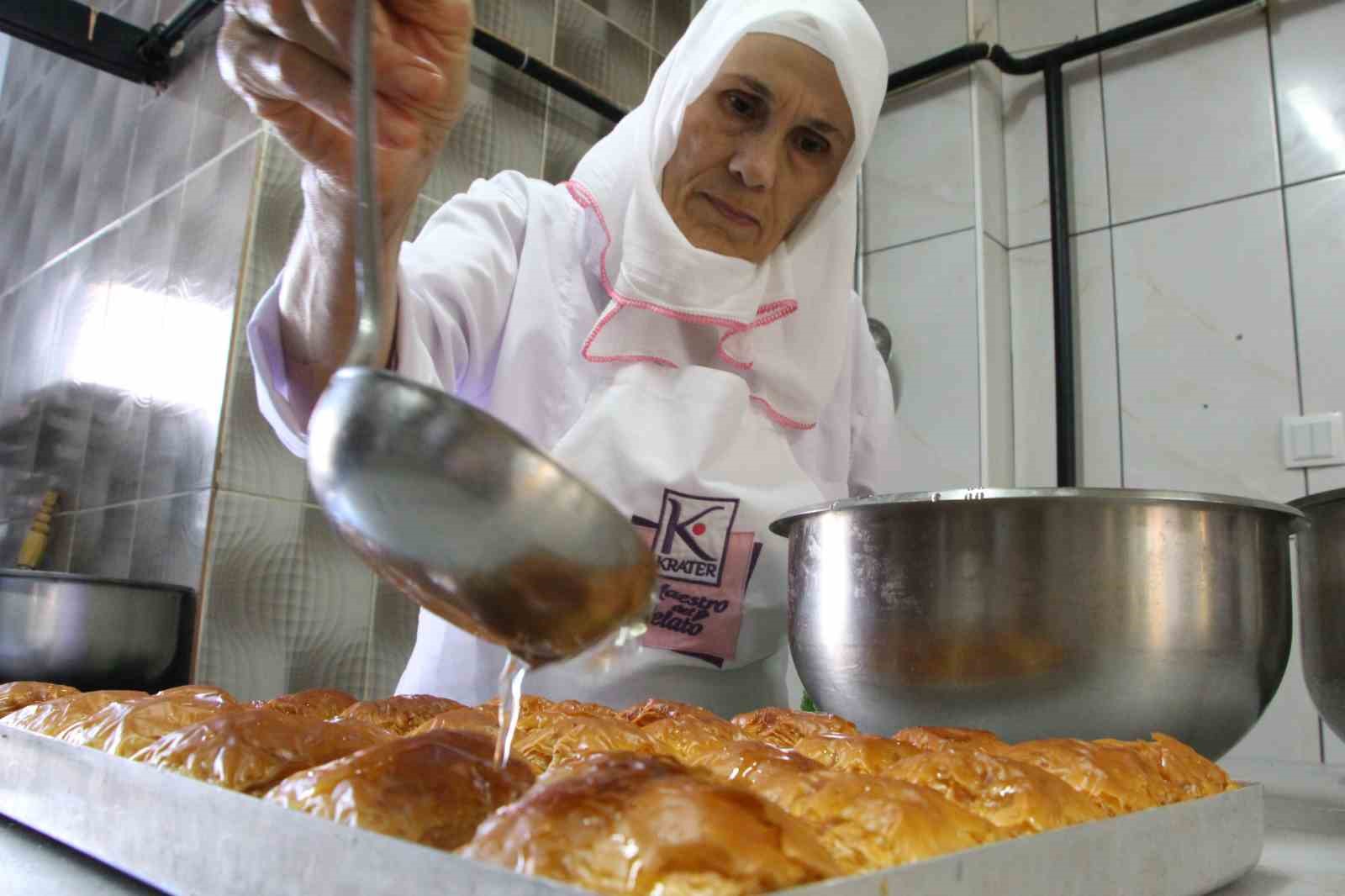 Trabzon’da tatlıcıların bayram mesaisi