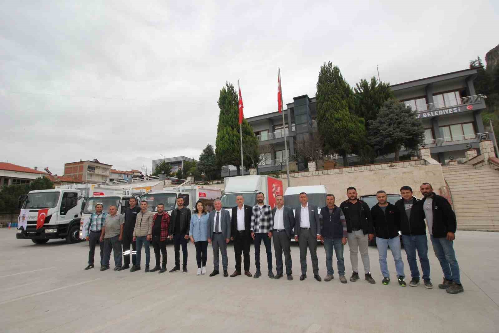 Honaz Belediyesi araç filosuna 6 yeni araç katıldı