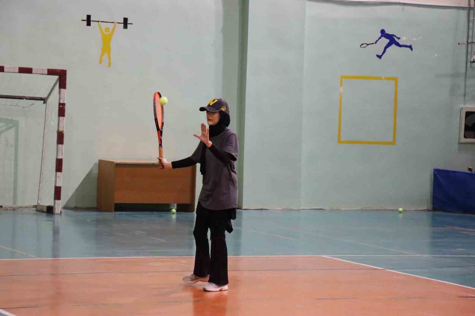 Oltu&rsquo;da tenis turnuvası
