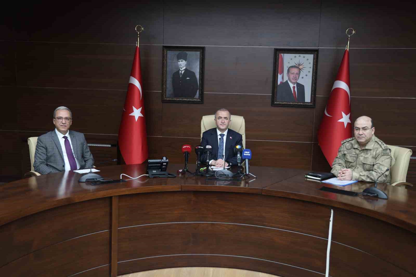 Vali Hatipoğlu: "Bayramda 10 bin 599 g&uuml;venlik g&uuml;c&uuml; sahada g&ouml;rev yapacak"

