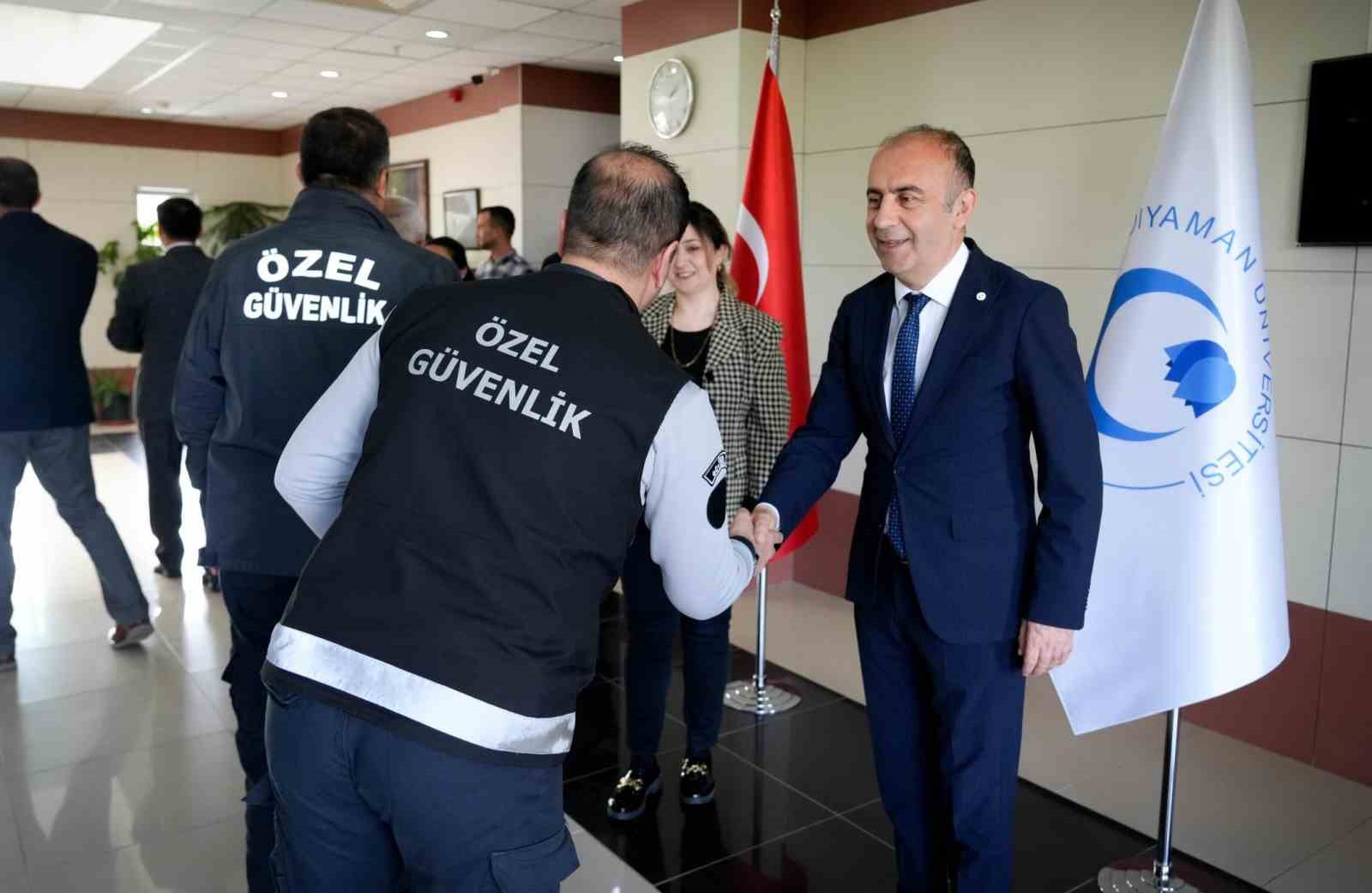 &Uuml;niversitede bayramlaşma t&ouml;reni d&uuml;zenlendi
