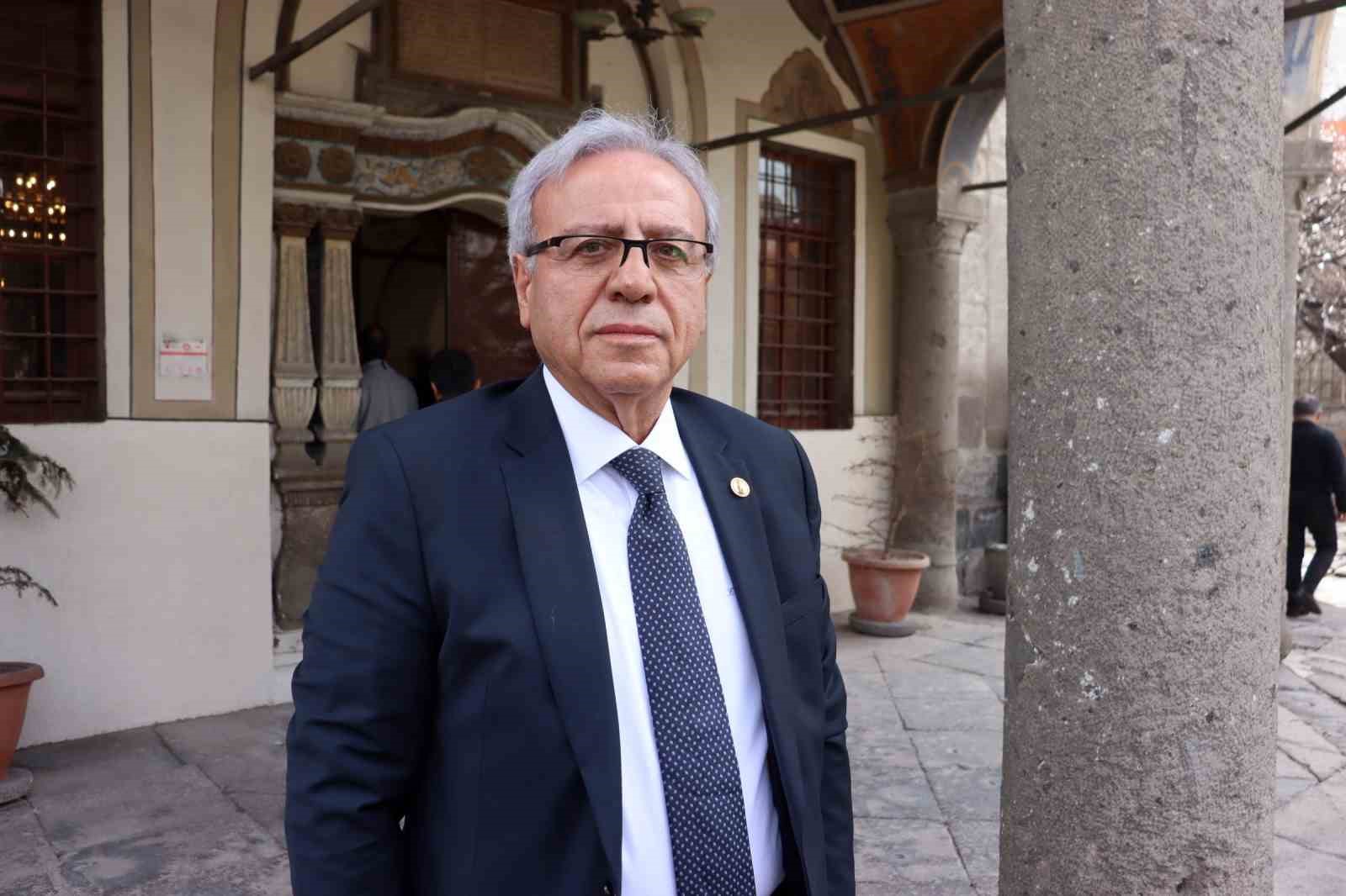 Ermeniler Mi&ccedil;ing ayininde buluştu
