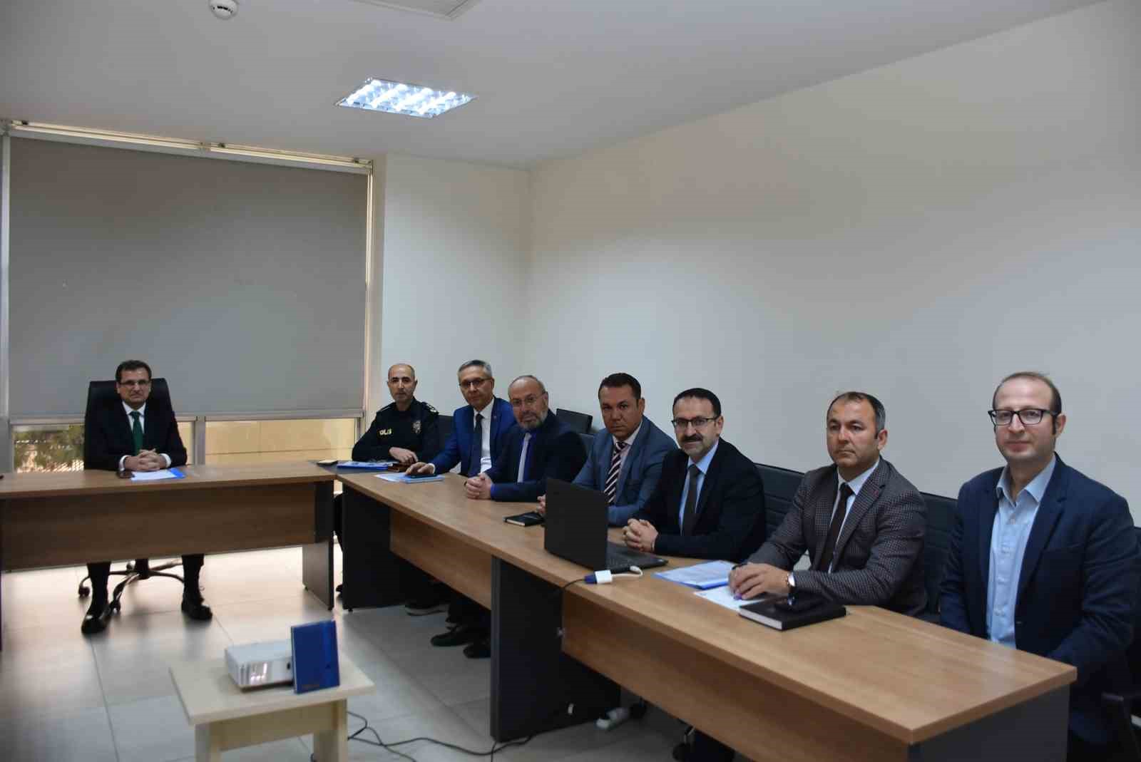 Salihli&rsquo;de kadına y&ouml;nelik şiddetle m&uuml;cadele toplantısı yapıldı
