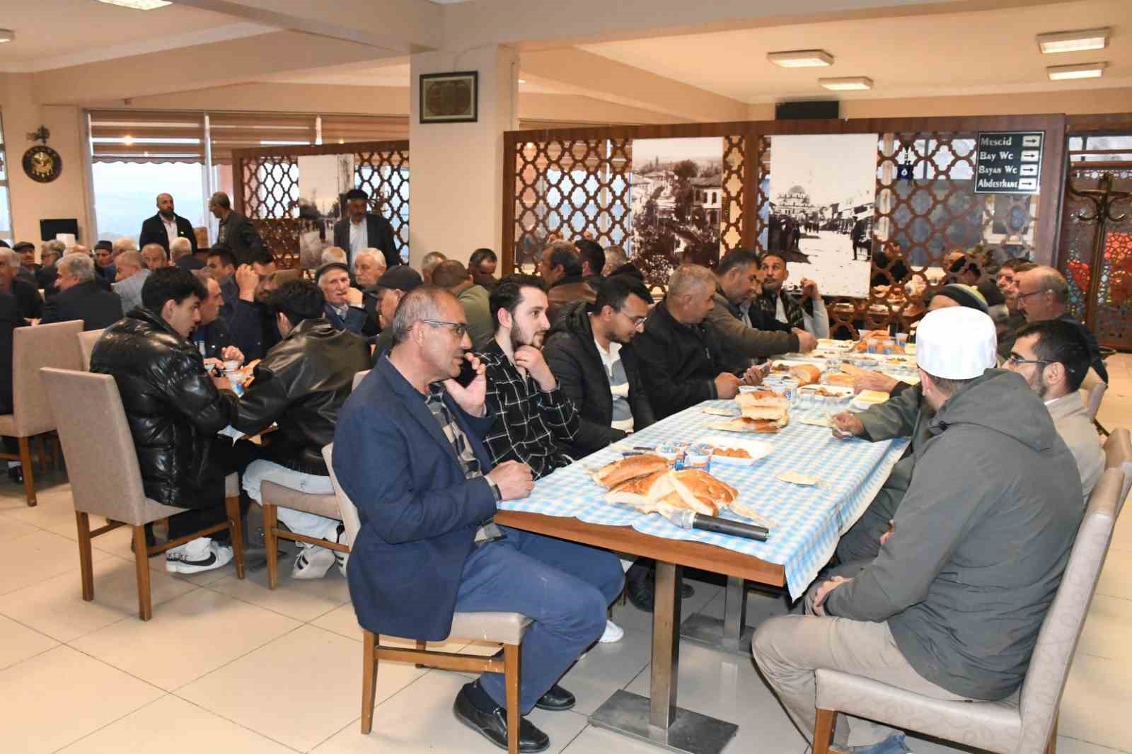 Yozgatlı &ccedil;ift&ccedil;iler yağmur duasına &ccedil;ıktı
