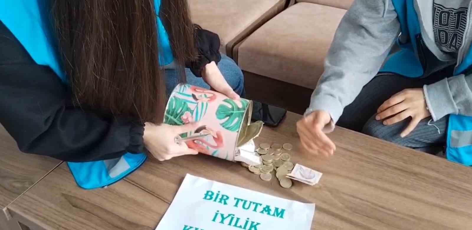Üniversiteli öğrencilerden "Bir Tutam İyilik" projesi