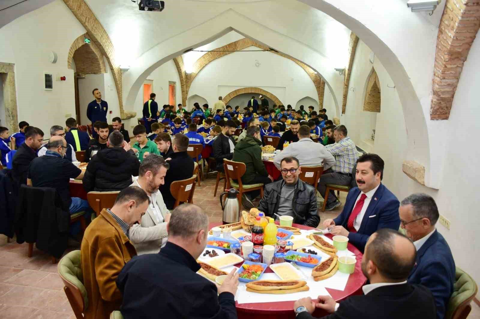 Belediyespor ailesi iftarda buluştu
