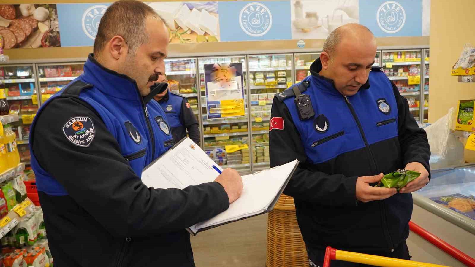 Atakum zabıtasından gıda denetimi
