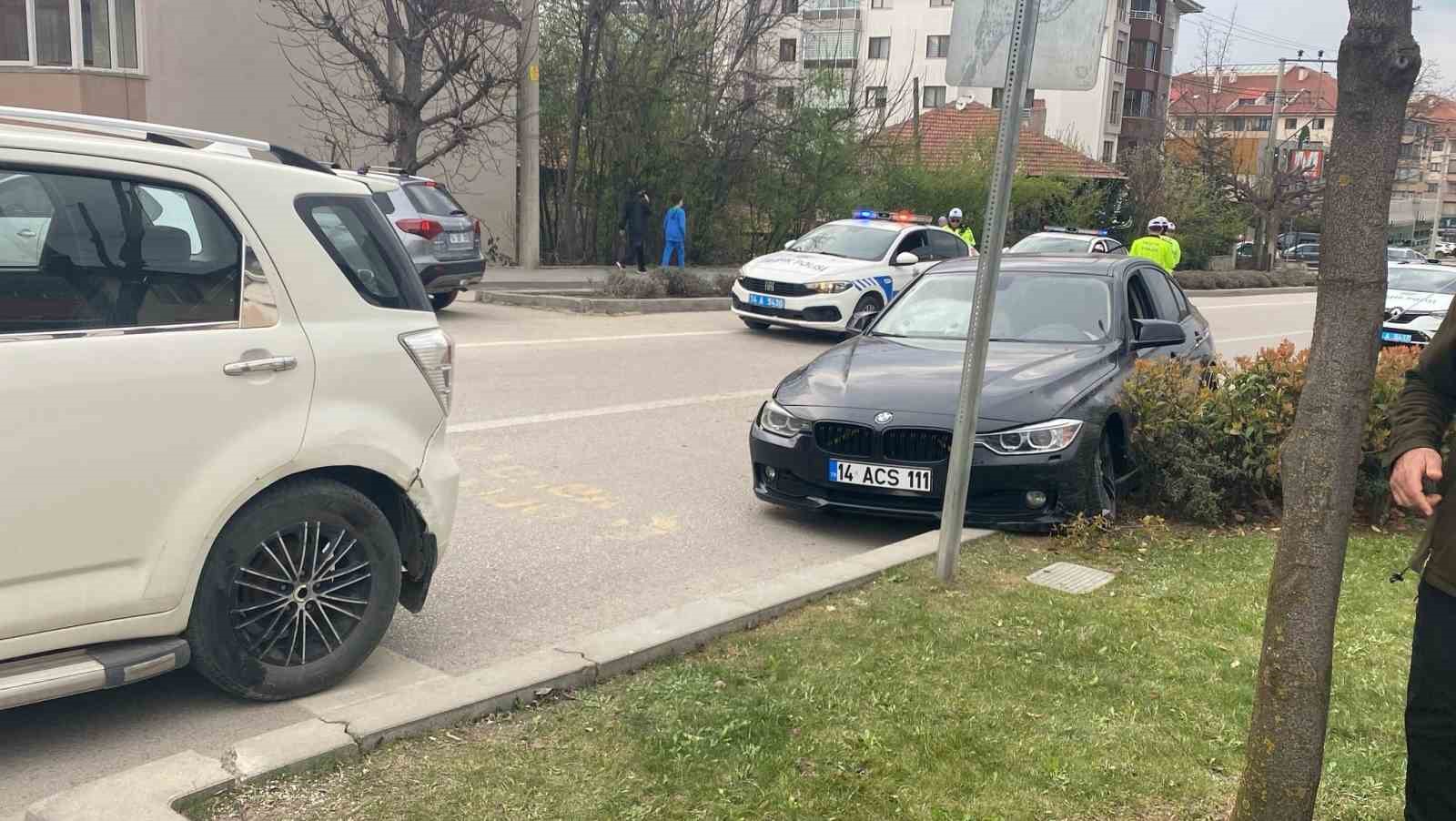 Yayaya yol veren araçla çarpıştı: 1 yaralı