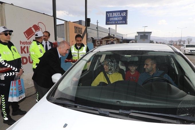 Elazığ Valisi Hatipoğlu bayram öncesi uygulama noktalarını ziyaret etti