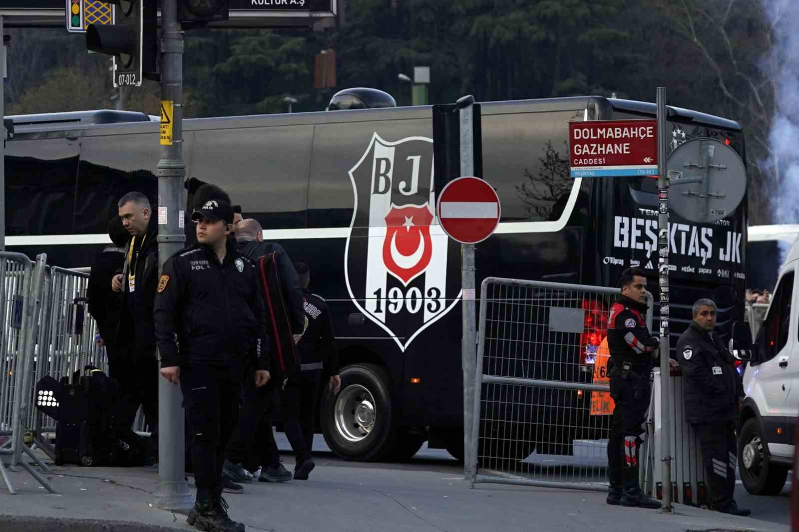 Beşiktaş stada geldi
