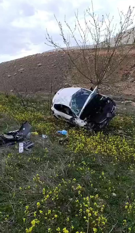 Takla atan araçtan burnu bile kanamadan çıktı