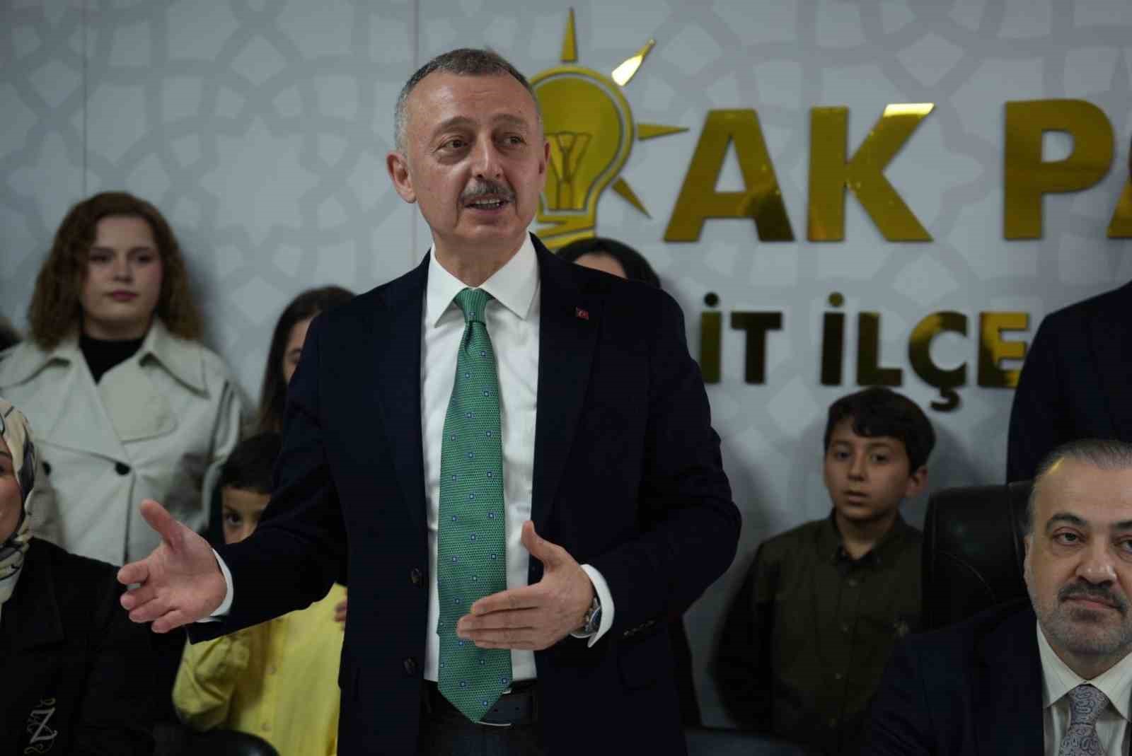 Başkan Büyükakın: "Uyur sandıklarınız uykuda değil ama biz de asla uyumuyoruz"
