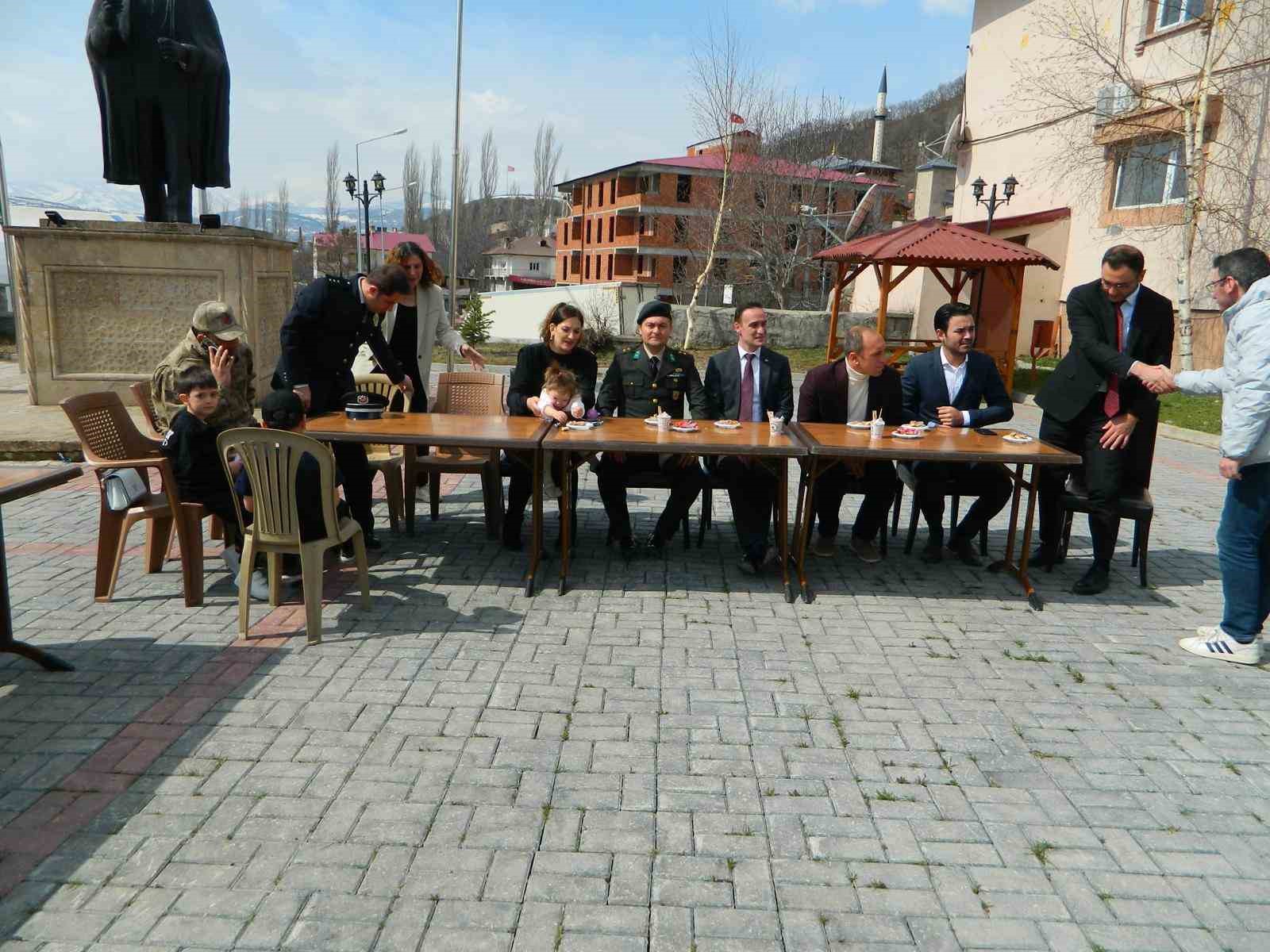 Posof’ta açık alanda bayramlaşma programı
