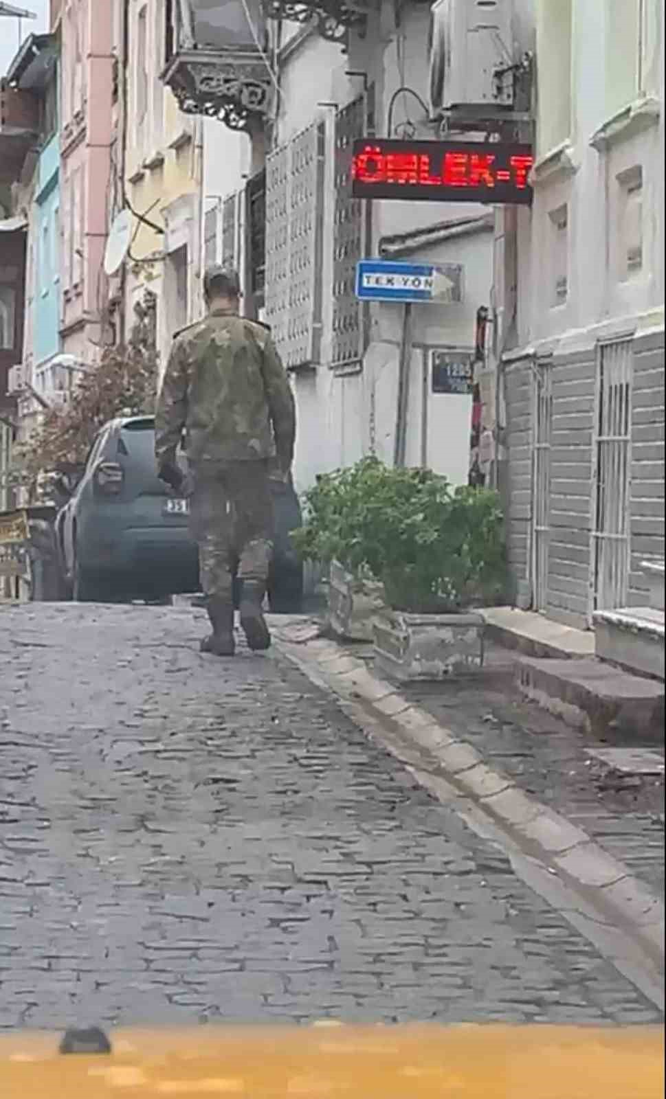 Sahte komutanlıktan ceza aldı, bu sefer de sahte polis oldu