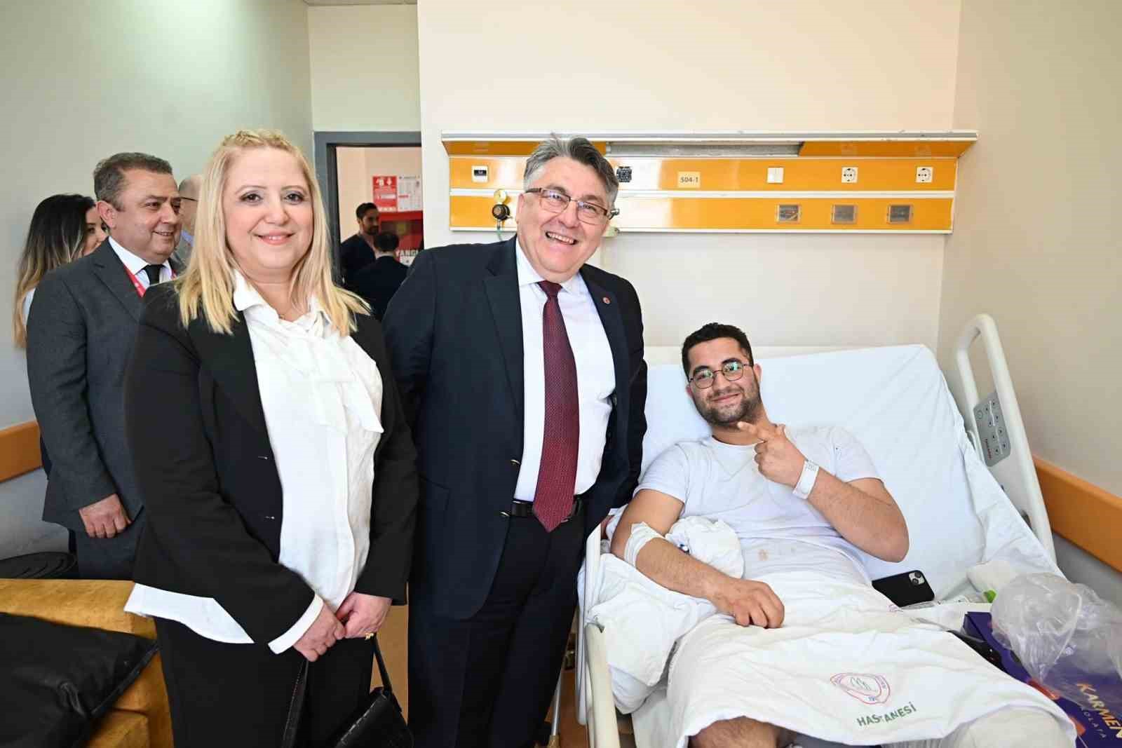 Rektör Özölçer’den BEUN Hastanesi’ne bayram ziyareti