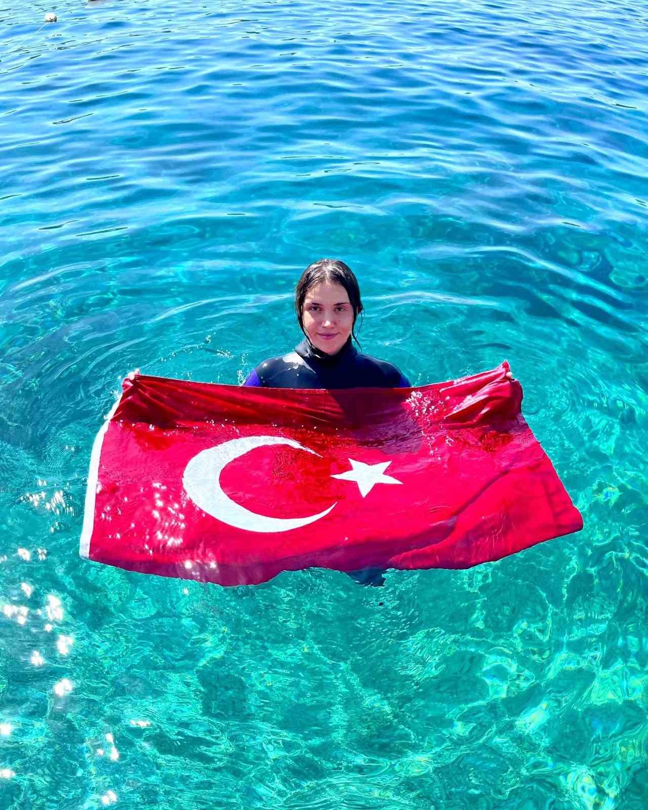 Serbest dalışın altın kızı Yasemin Ulucan, Filipinler’de Türkiye’yi temsil edecek