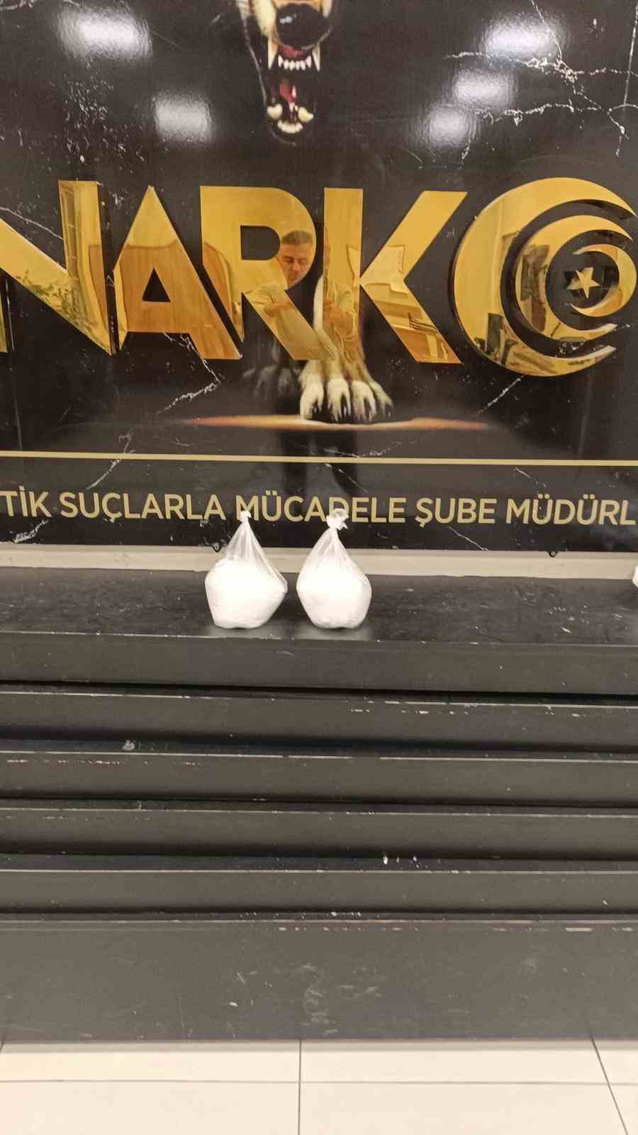 Van&rsquo;da 50 kilo metamfetamin ele ge&ccedil;irildi

