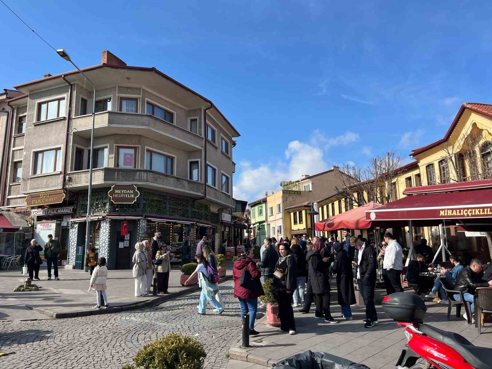 Odunpazarı’nda bayramın ikinci gününde de turist yoğunluğu devam ediyor