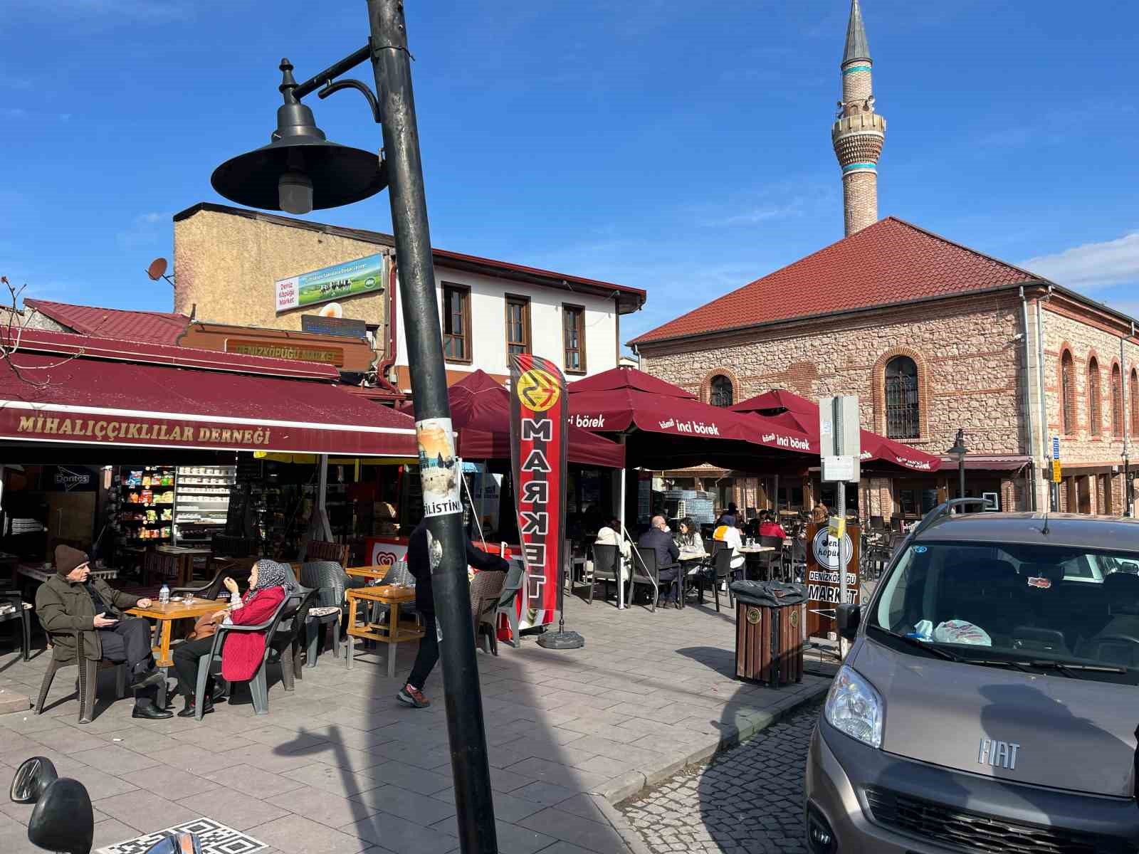 Odunpazarı&rsquo;nda bayramın ikinci g&uuml;n&uuml;nde de turist yoğunluğu devam ediyor
