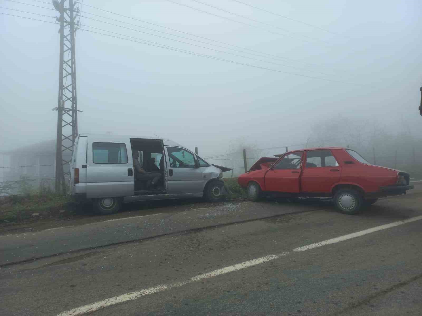 Ordu&rsquo;da otomobiller &ccedil;arpıştı: 3&rsquo;&uuml; ağır 6 yaralı
