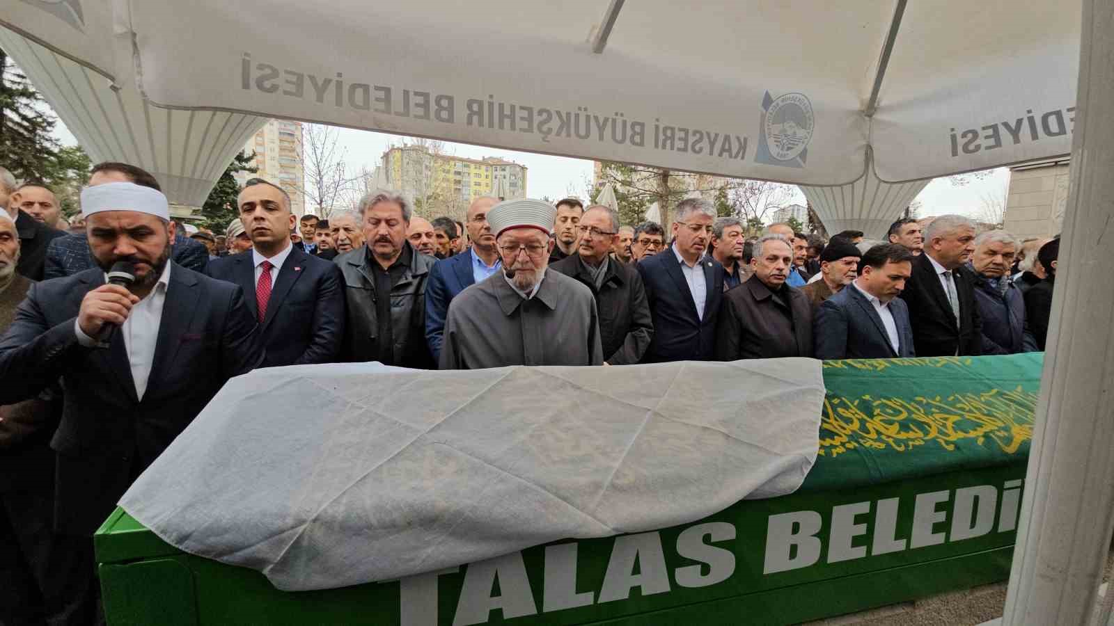 Başkan Yalçın’ın hayatını kaybeden annesi son yolculuğuna uğurlandı