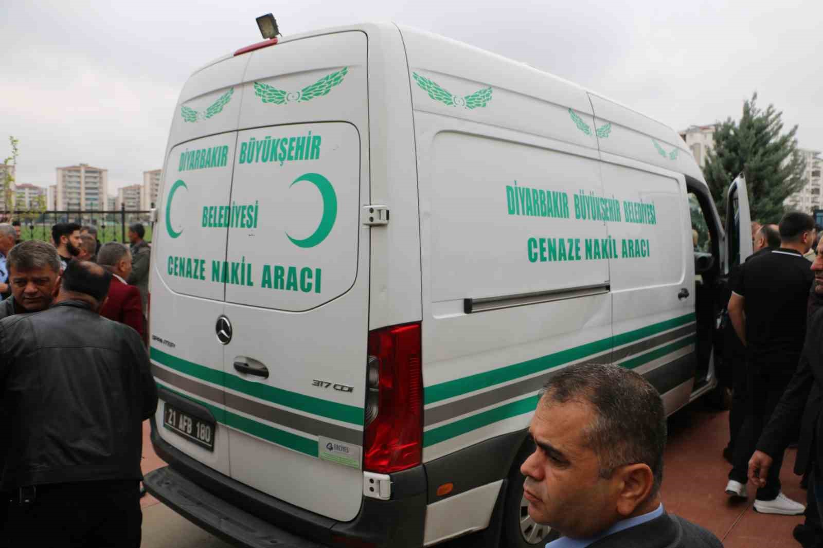 Et ve Süt Kurumu Genel Müdürü Kayhan memleketi Diyarbakır&rsquo;da son yolculuğuna uğurlandı