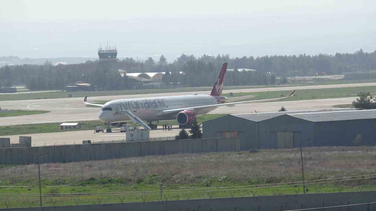 Hindistan&rsquo;a giden İngiliz u&ccedil;ağı rahatsızlanan yolcu i&ccedil;in Diyarbakır&rsquo;a zorunlu iniş yaptı
