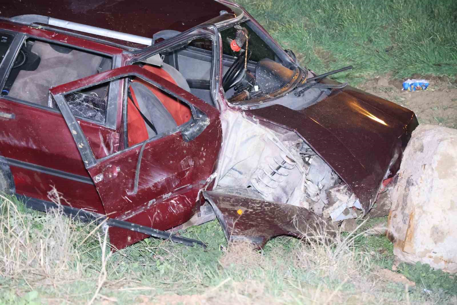 Alkoll&uuml; olarak trafiğe &ccedil;ıktı, şarampole yuvarlandı
