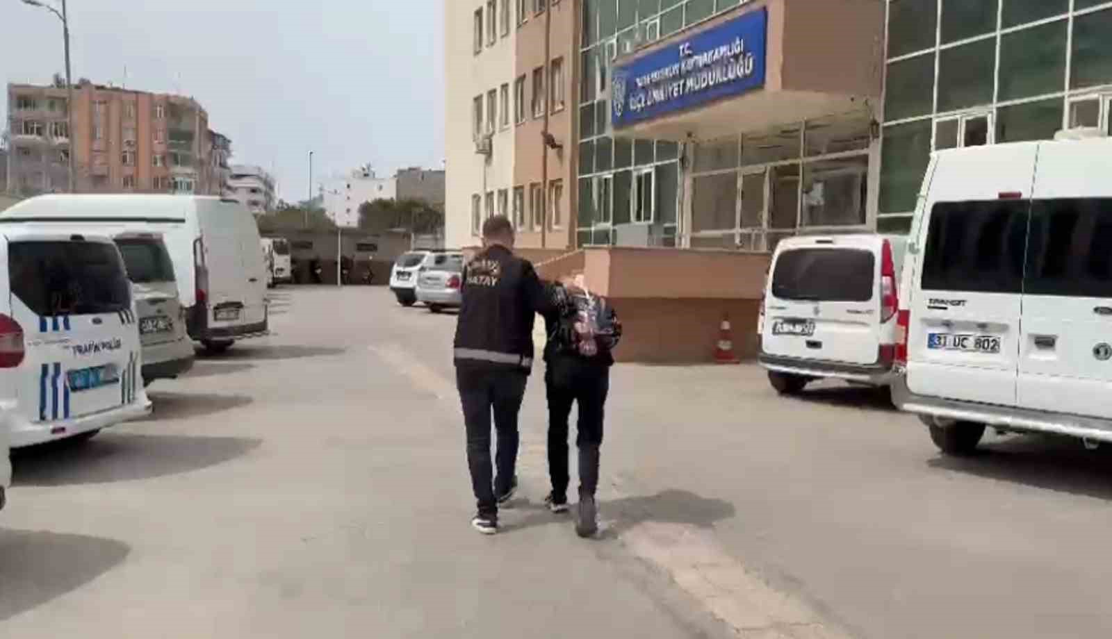 Hatay’da kredi kartı dolandırıcısı tutuklandı