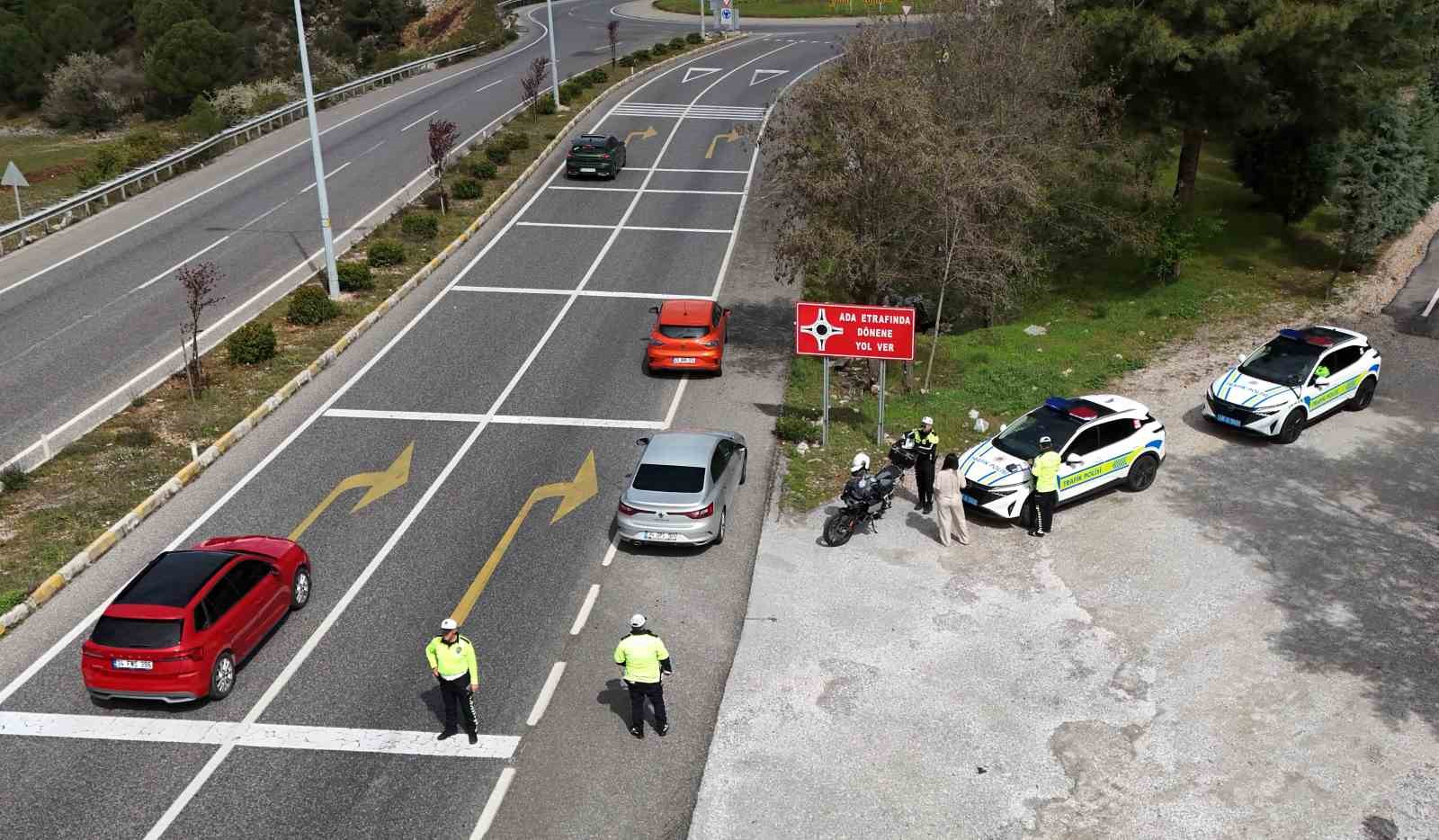 Muğla’da Ramazan Bayramı trafik denetimlerinde 2 bin 656 sürücüye işlem yapıldı