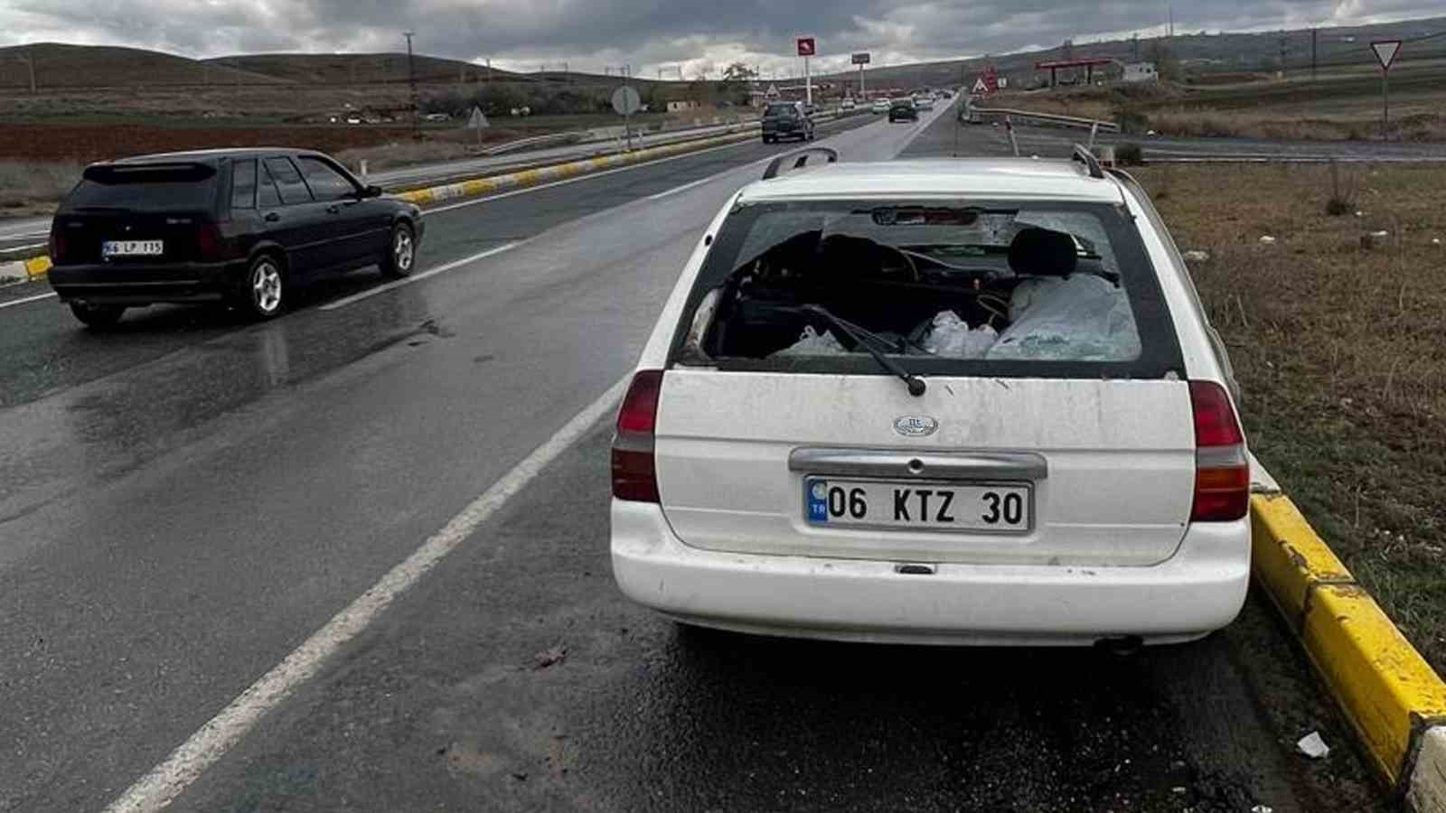 Yağış zincirleme kazaya yol açtı: 3 yaralı