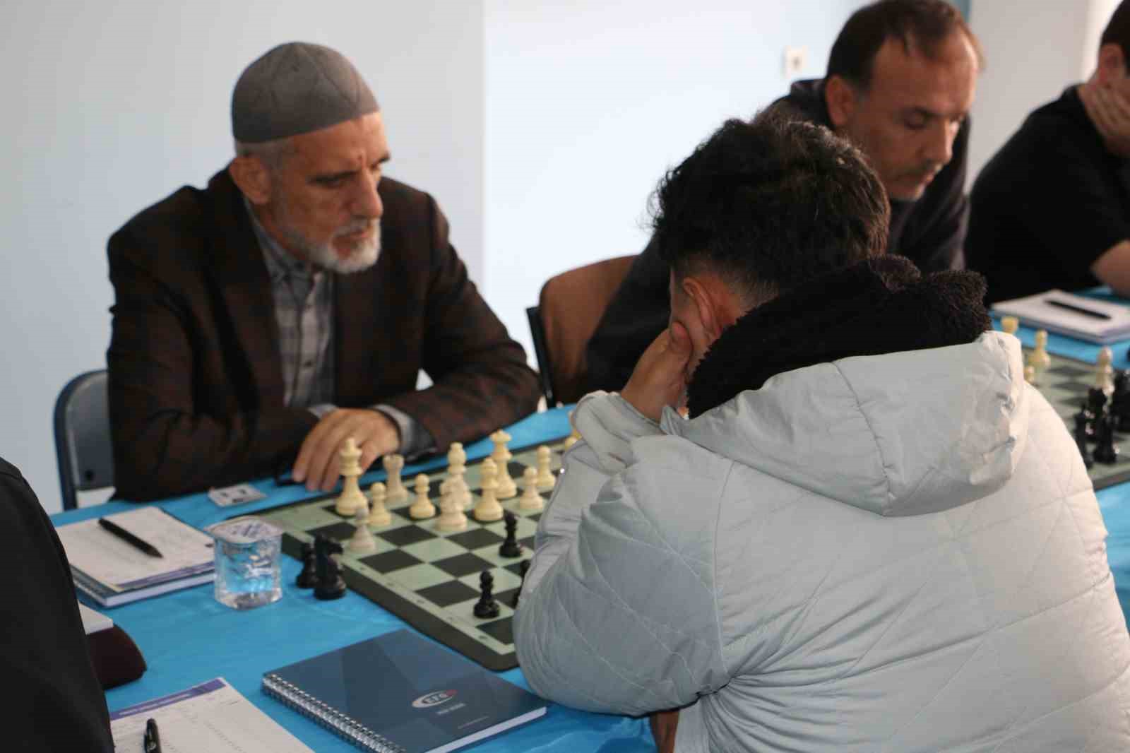 Diyarbakır&rsquo;da 7&rsquo;den 70&rsquo;e satran&ccedil; turnuvası
