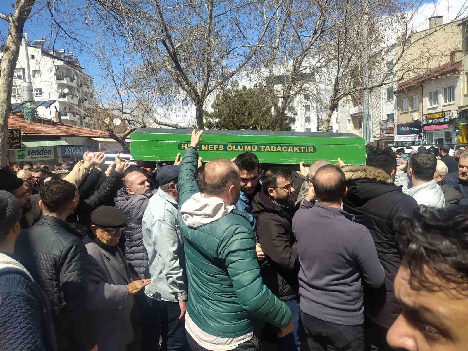 Beynine pıhtı atan ilkokul öğrencisine acı veda