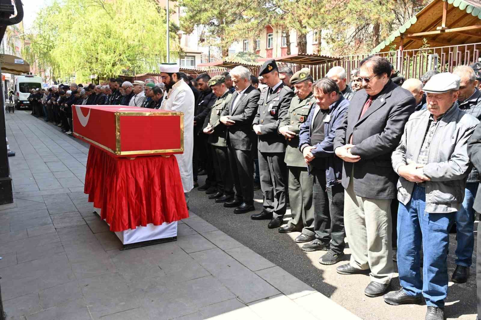 Kıbrıs gazisi son yolculuğuna uğurlandı
