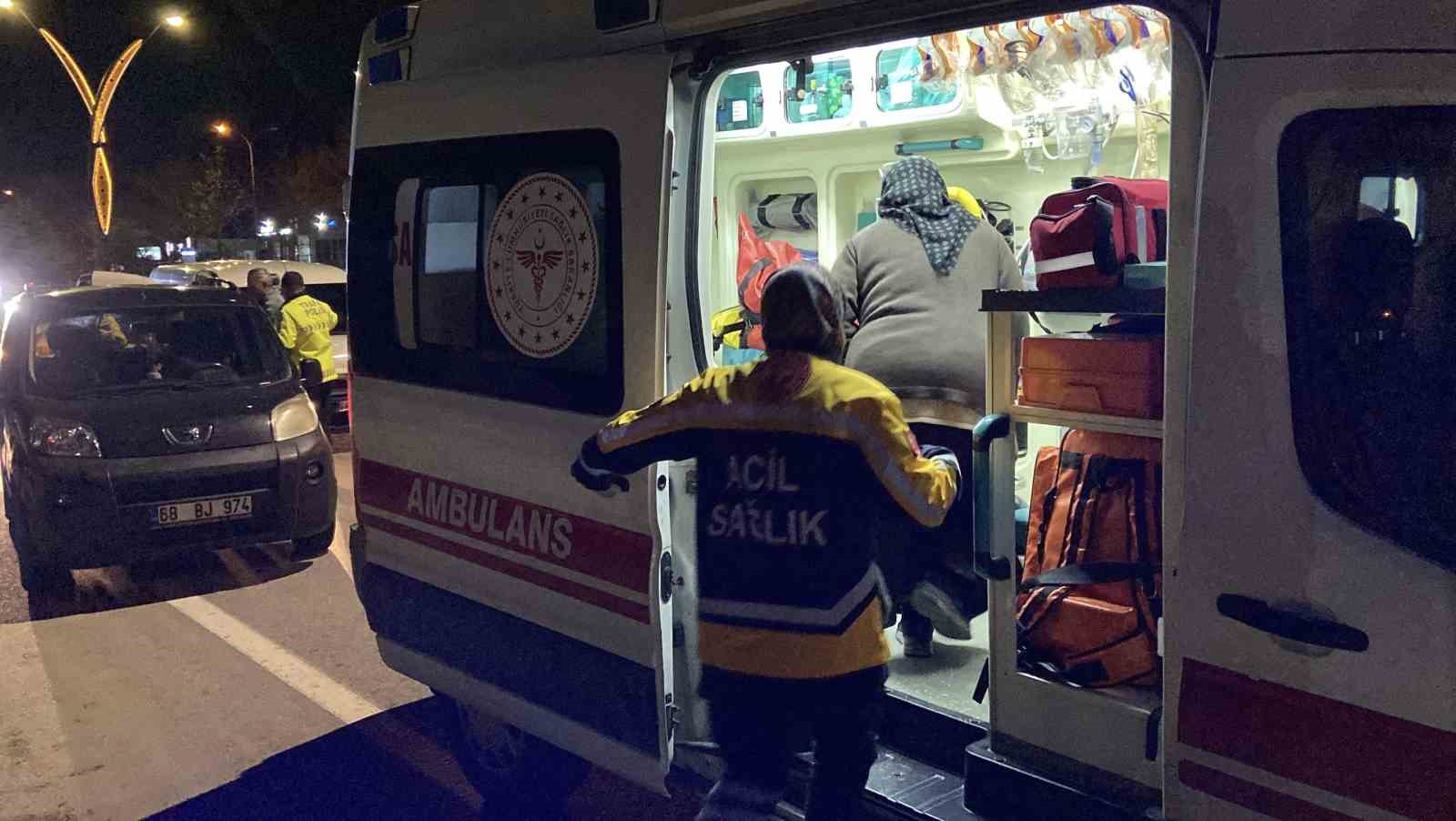 Aksaray’da 2 hafif ticari araç çarpıştı: 1 yaralı