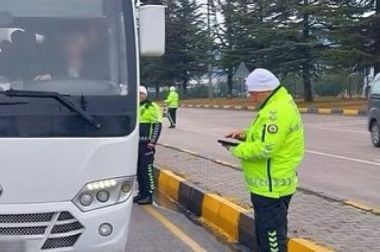 Isparta&rsquo;da son 24 saatte 5 bin 665 ara&ccedil; ve s&uuml;r&uuml;c&uuml; denetlendi
