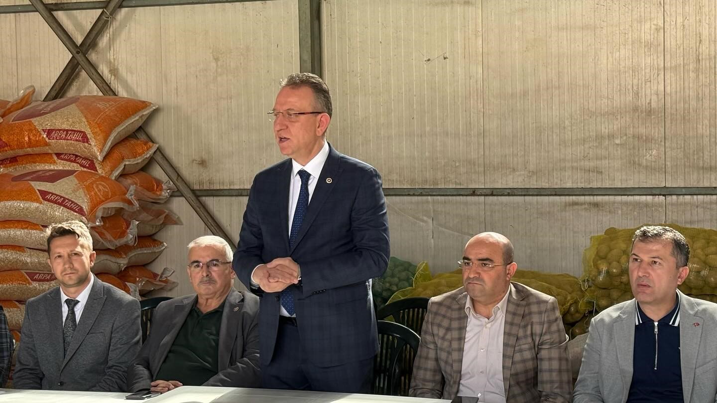 Tavşanlı’da çiftçilere nohut ve aspir tohumu dağıtıldı