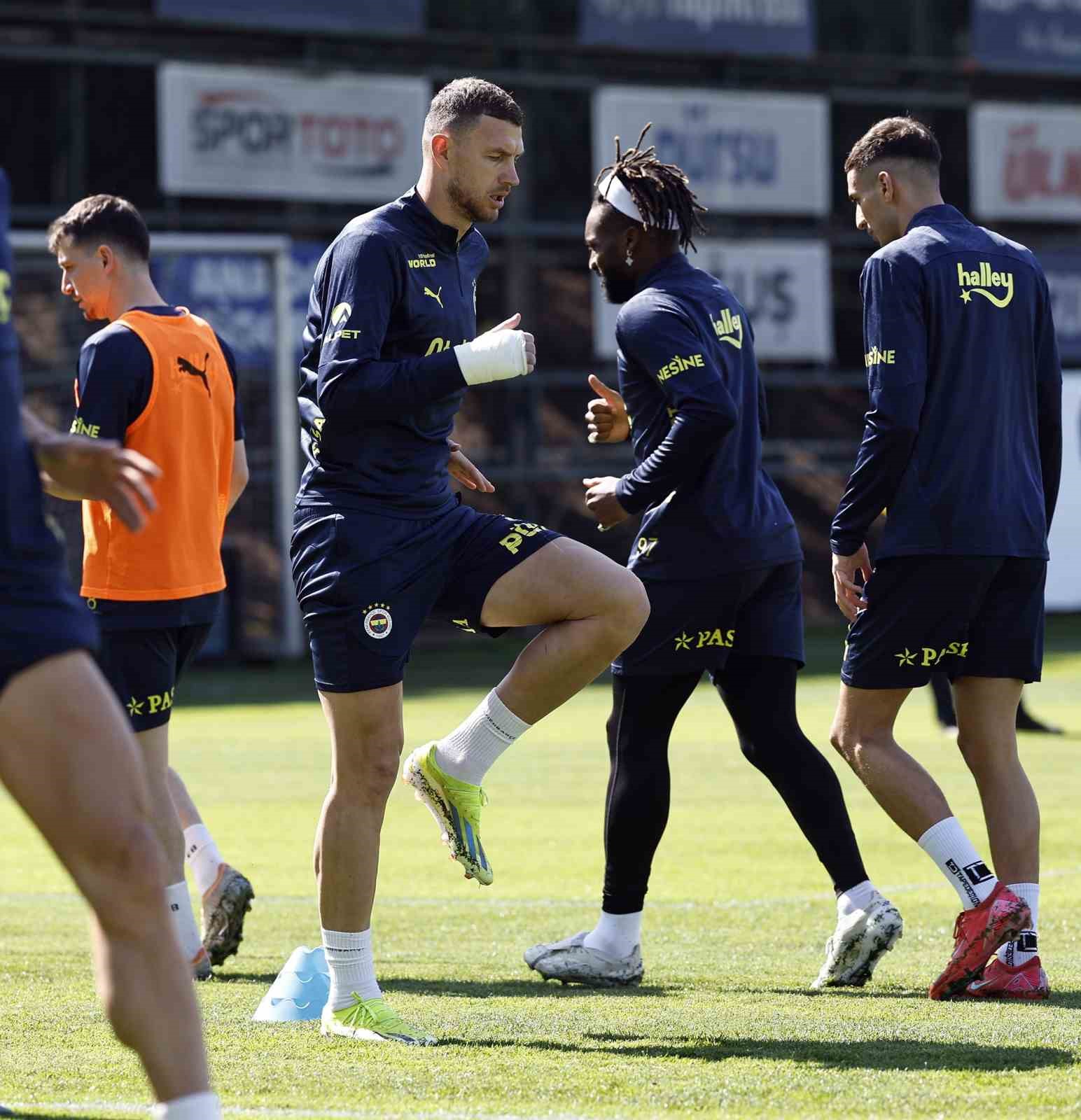 Fenerbahçe’de Trabzonspor mesaisi devam etti