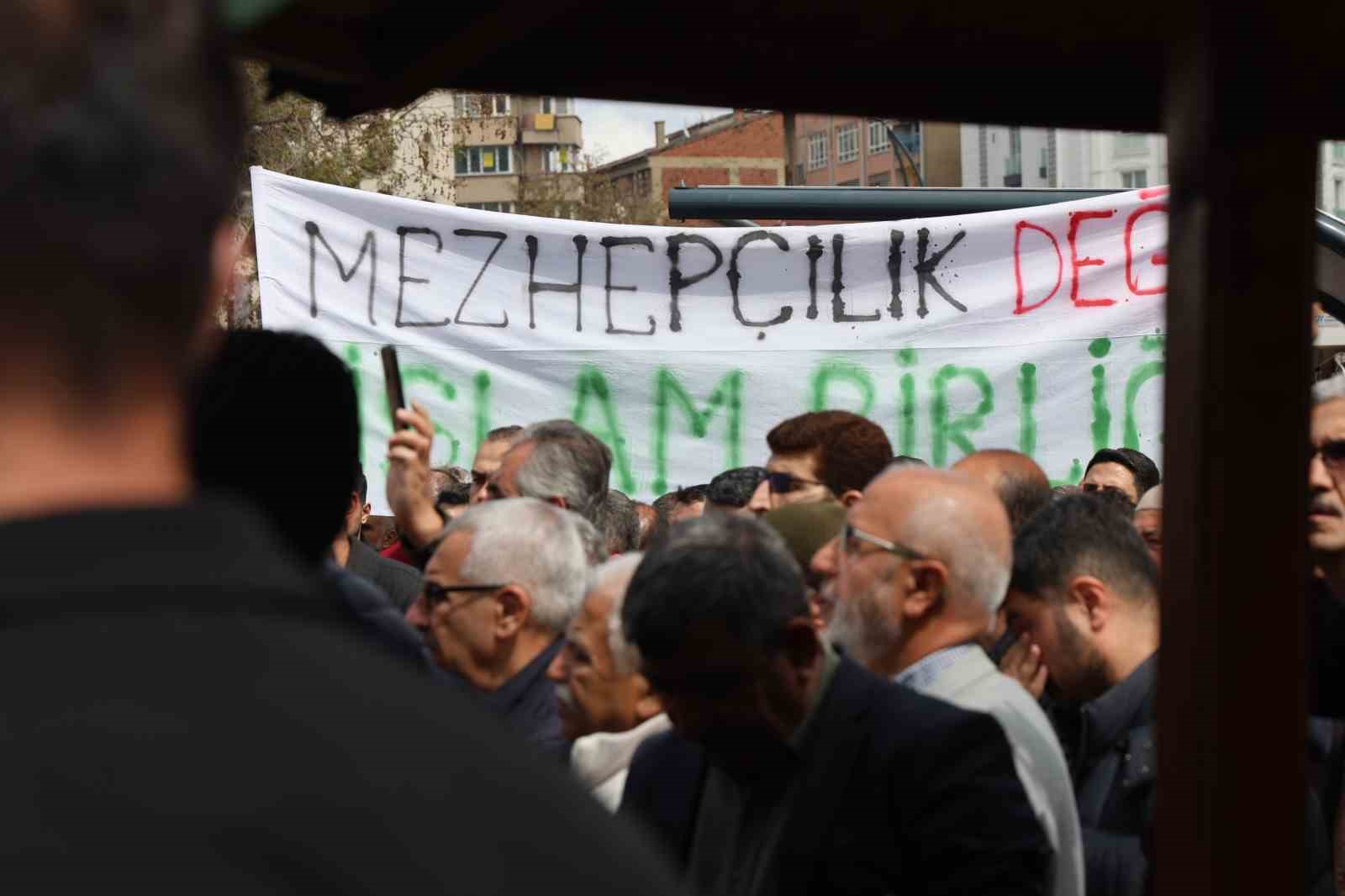 Elazığ’da, Filistin’de hayatını kaybedenler için gıyabi cenaze namazı
