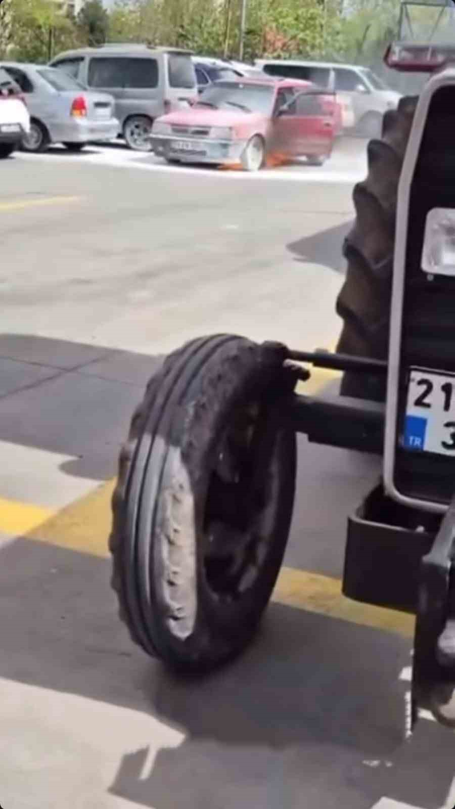 Diyarbakır’da Tofaş otomobil araç muayene istasyonunda alev aldı