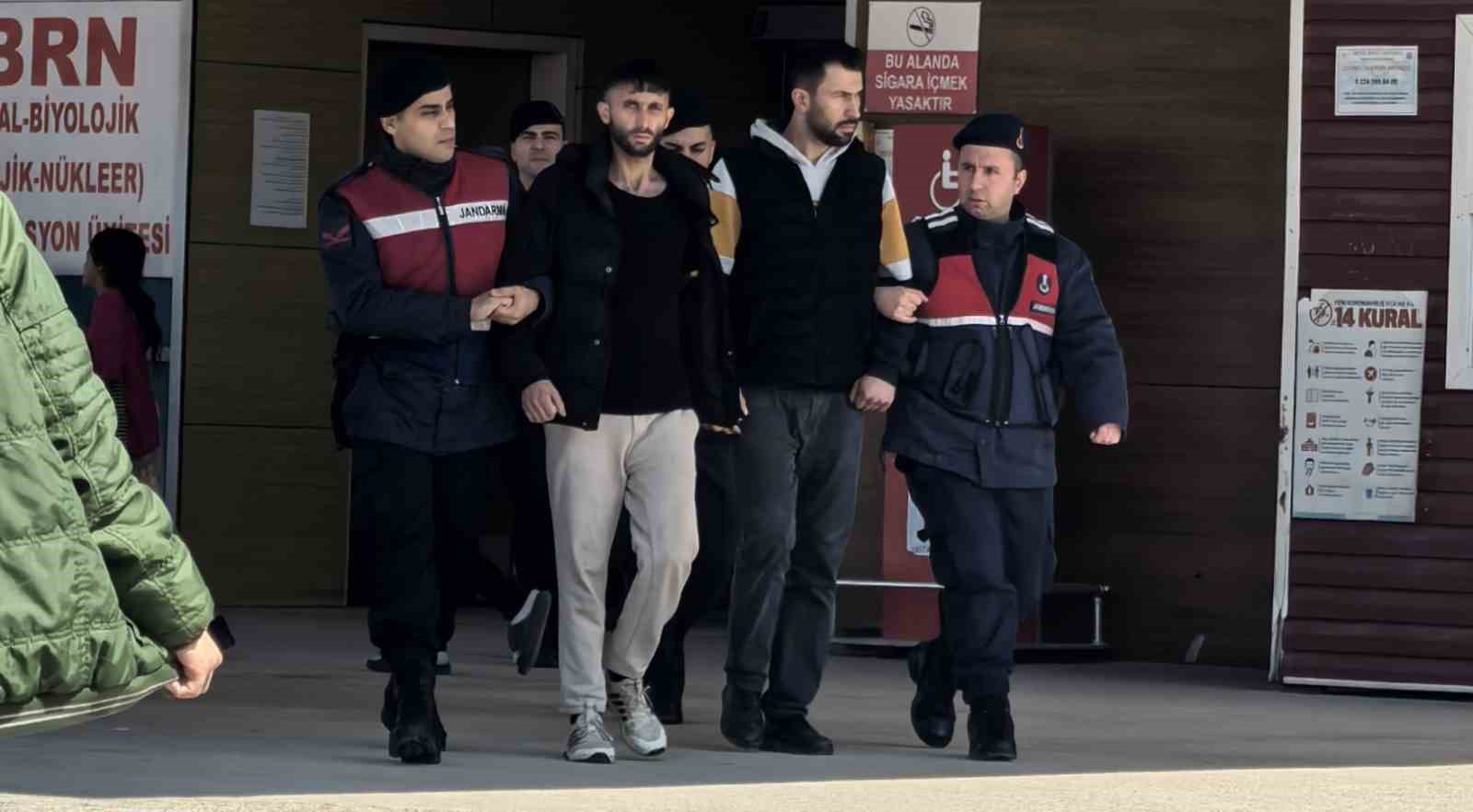 Bursa&rsquo;da jandarma uyuşturucu imal eden şüphelileri suçüstü yakaladı