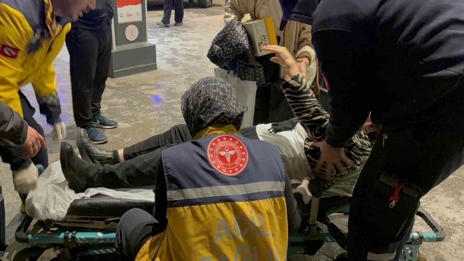 Edirne&rsquo;de otomobil yaşlı kadına &ccedil;arpıp ka&ccedil;tı: 1 yaralı
